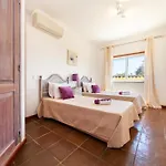 Palms - Moradia Tranquila Com Piscina Aquecivel - Gale, וילה