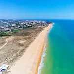 Palms - Moradia Tranquila Com Piscina Aquecivel - Gale, וילה